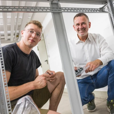 Eksperter i opbygning af et netværksskab – EFB-Elektronik