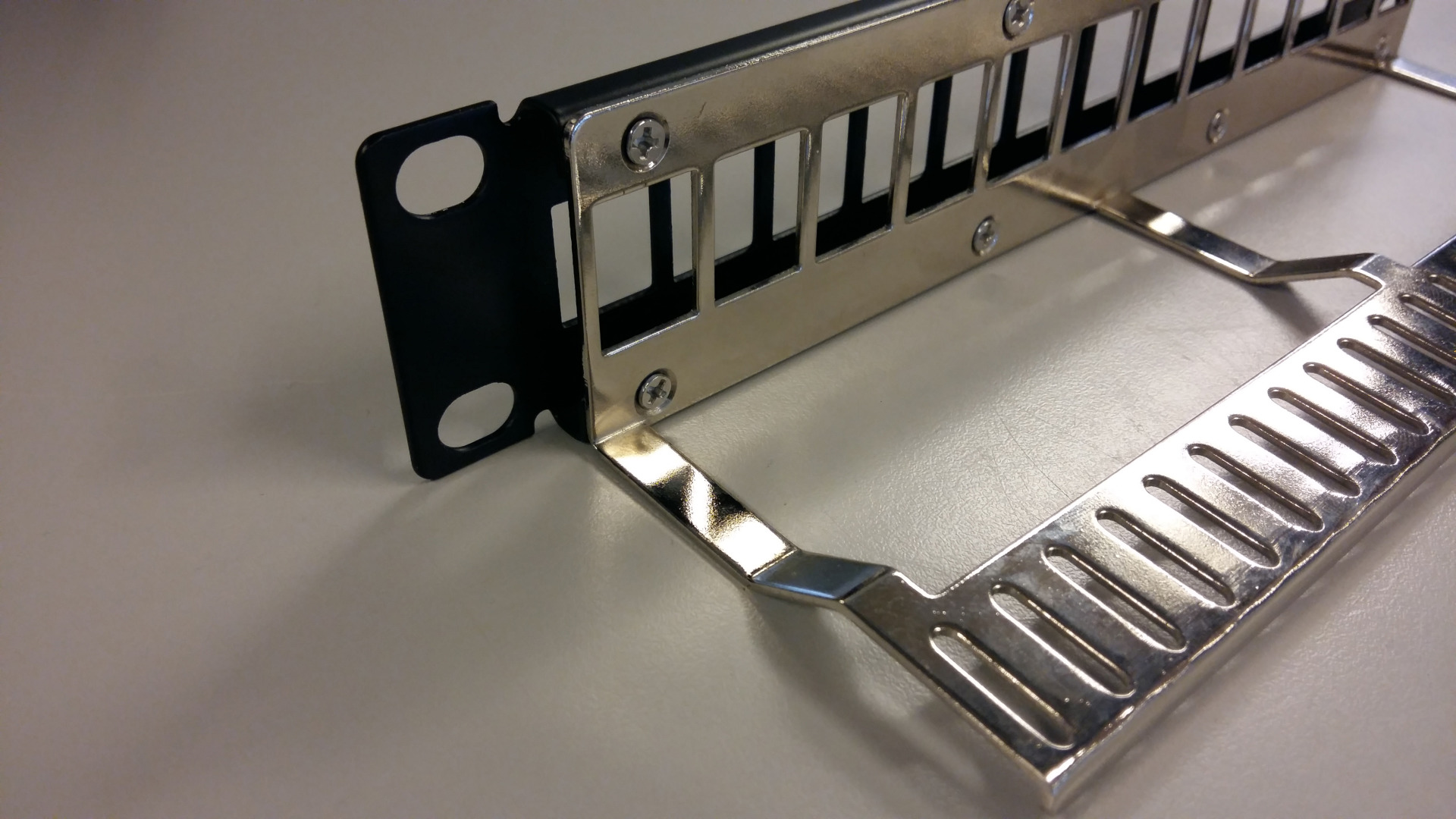 InfraLan Patchpanel 10" for 12 x Keystone 1U black 