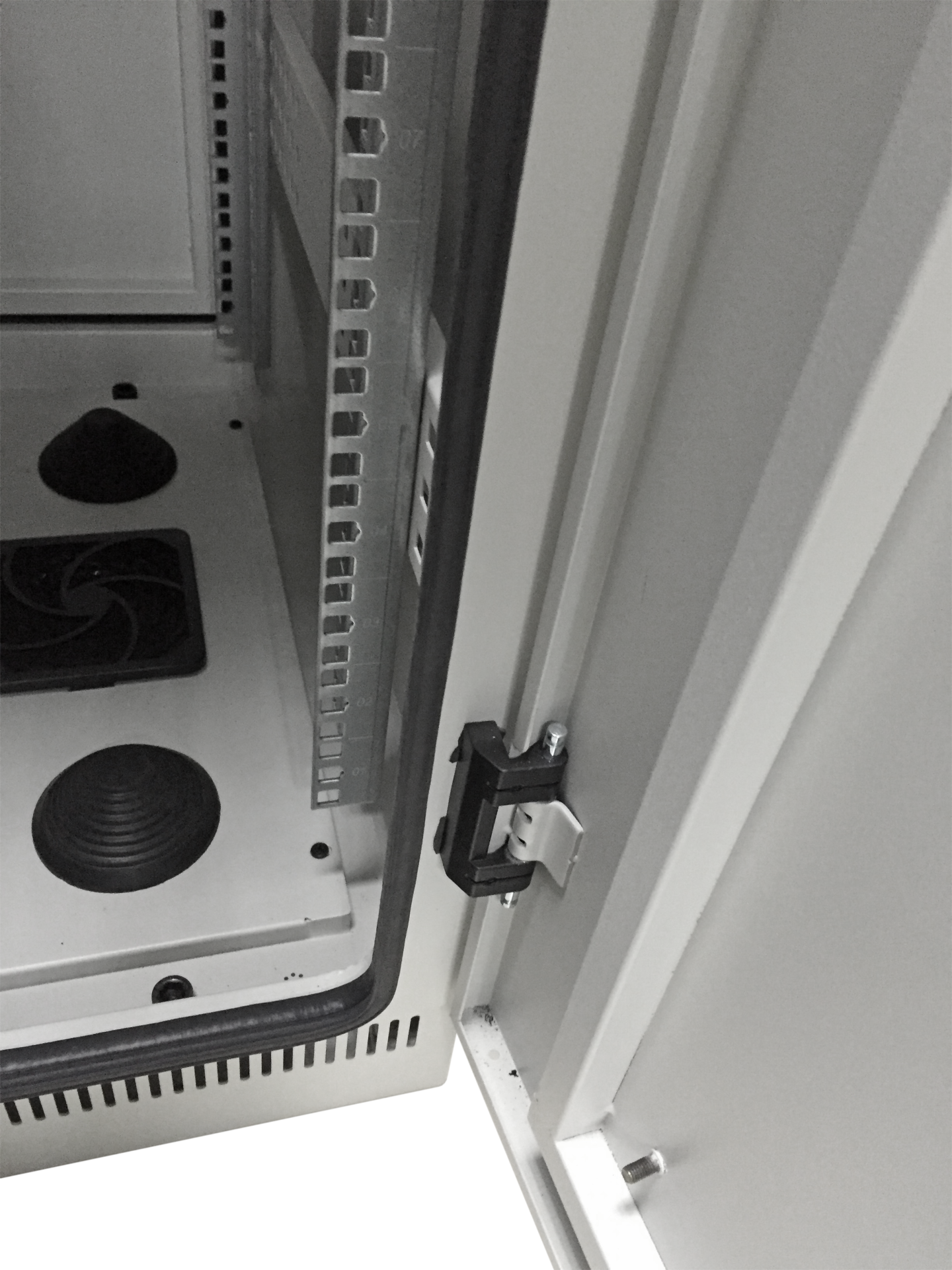 19" Network Cabinet 24U 600x600, IP55,with Pre-Assembled Plinth, RAL7035