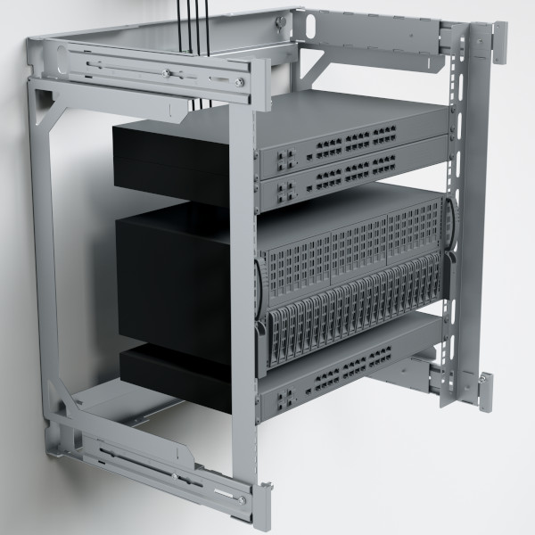 X-rack uden kabinet med komponenter hænger på væggen med tilbagetrukket dybde
